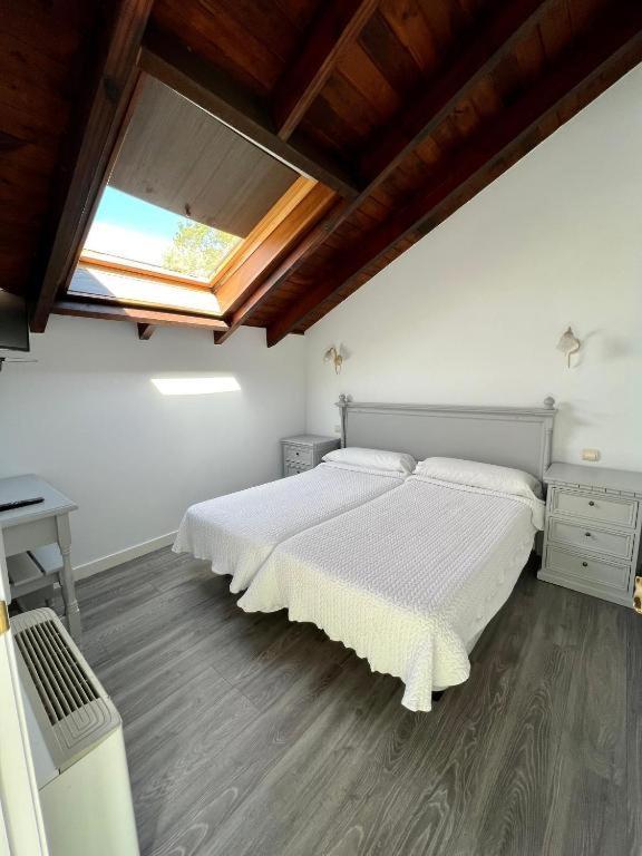 Hotel Villa Maria Revilla De Camargo Extérieur photo
