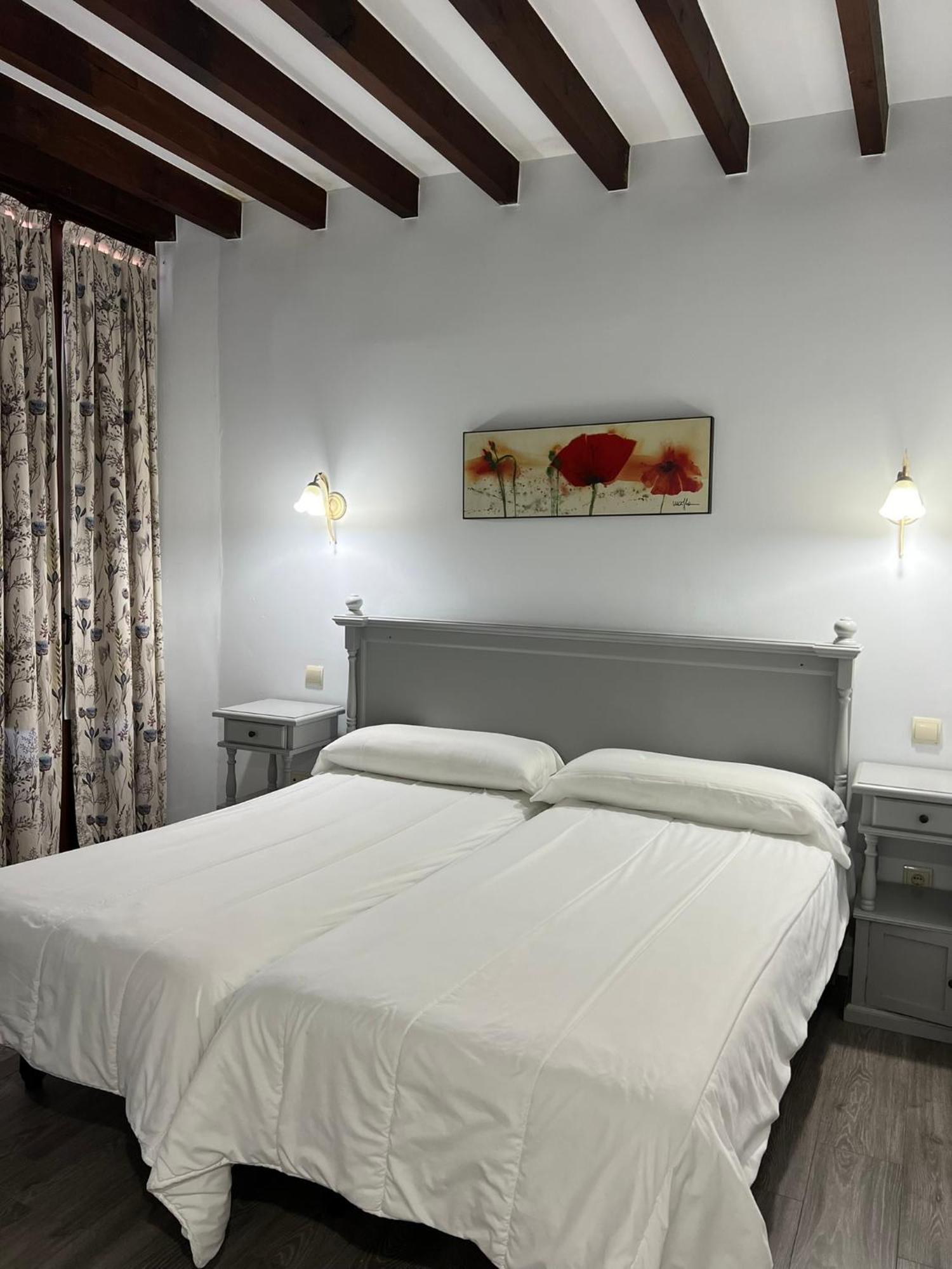 Hotel Villa Maria Revilla De Camargo Extérieur photo